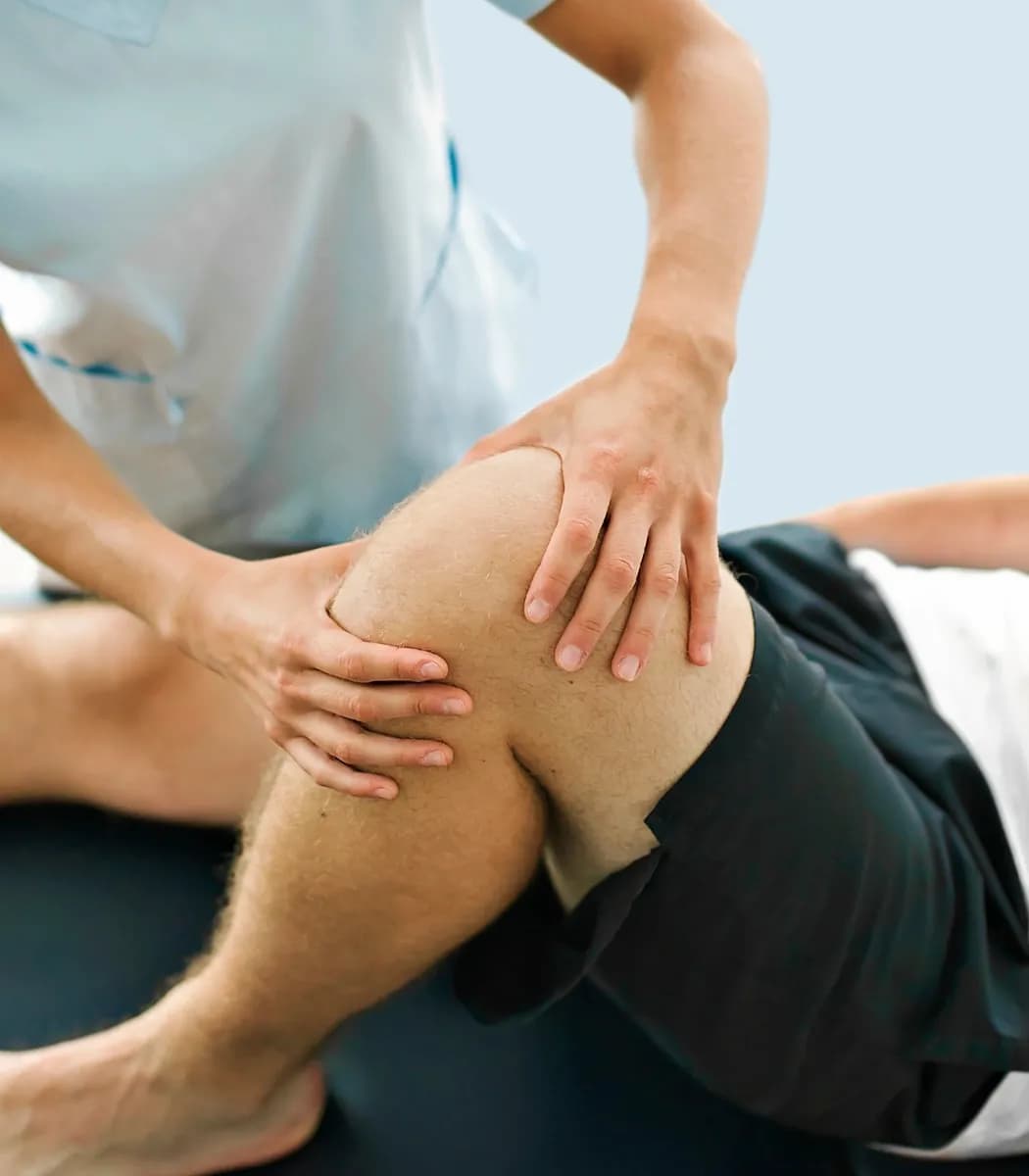 


















How
is a cruciate ligament rupture treated? 



