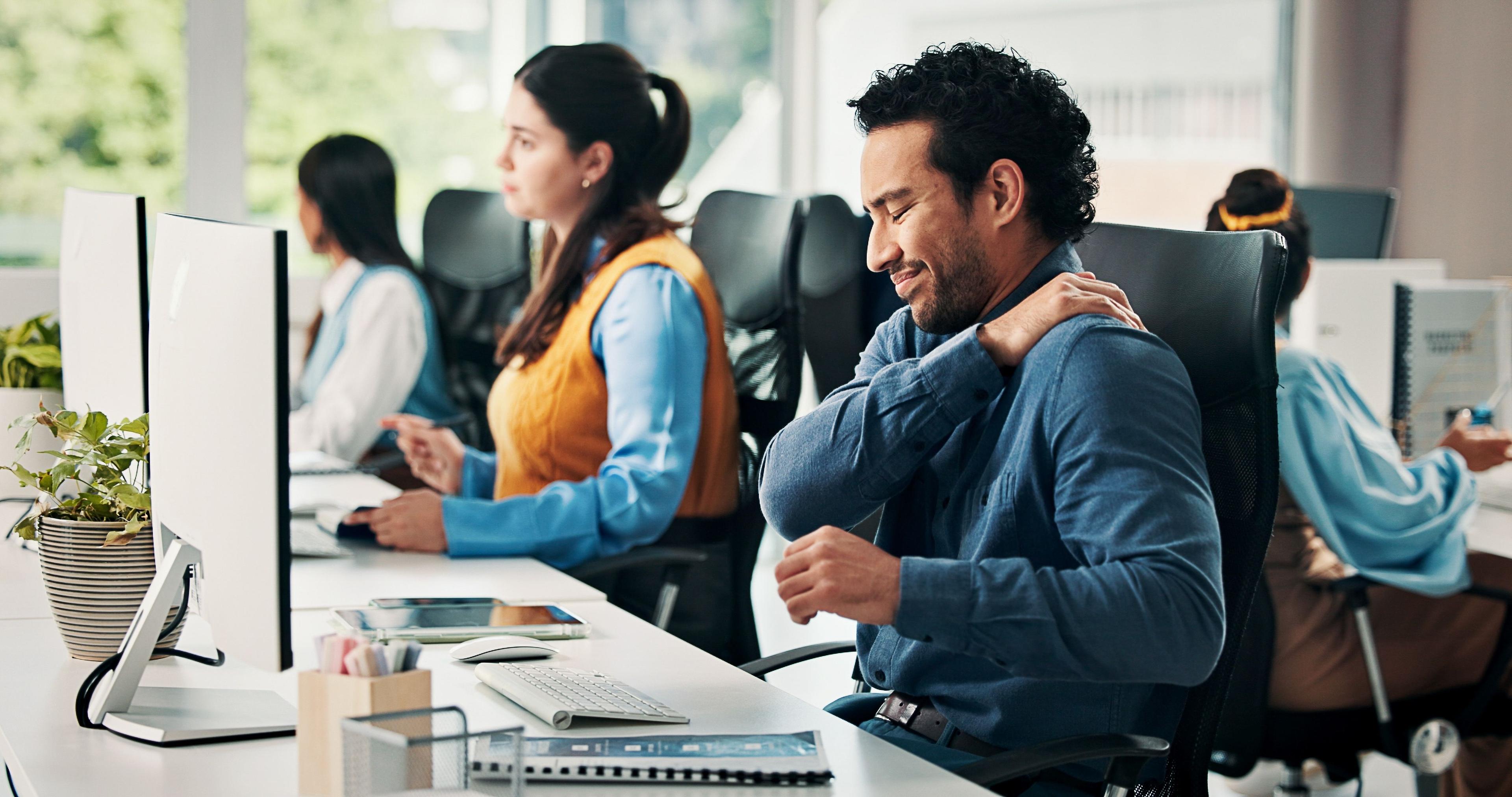 Adopt a good posture in front of screens