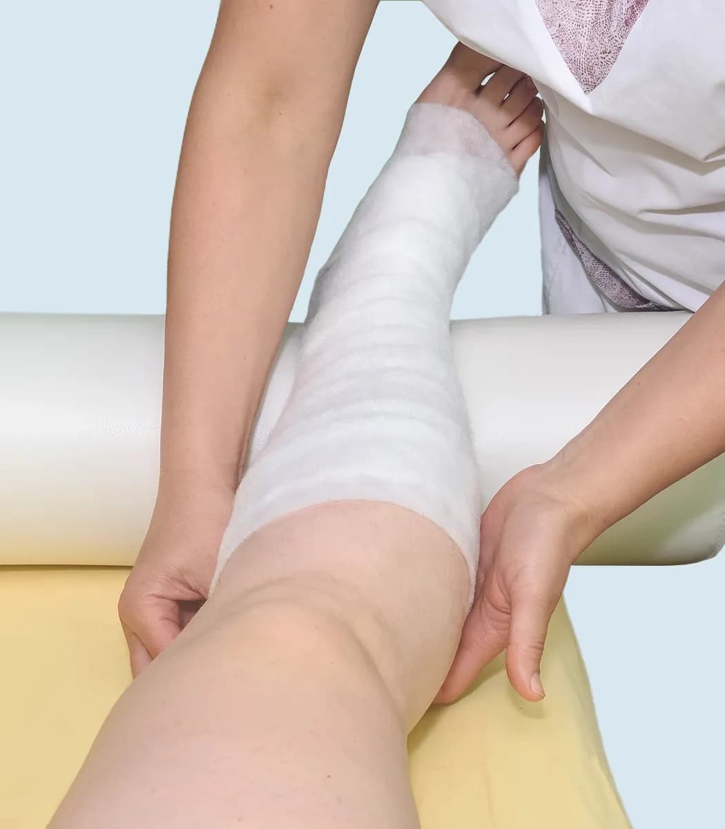 How can the symptoms of
lipoedema be treated and relieved?