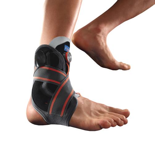 Stabilising ankle brace with Boa® closure system